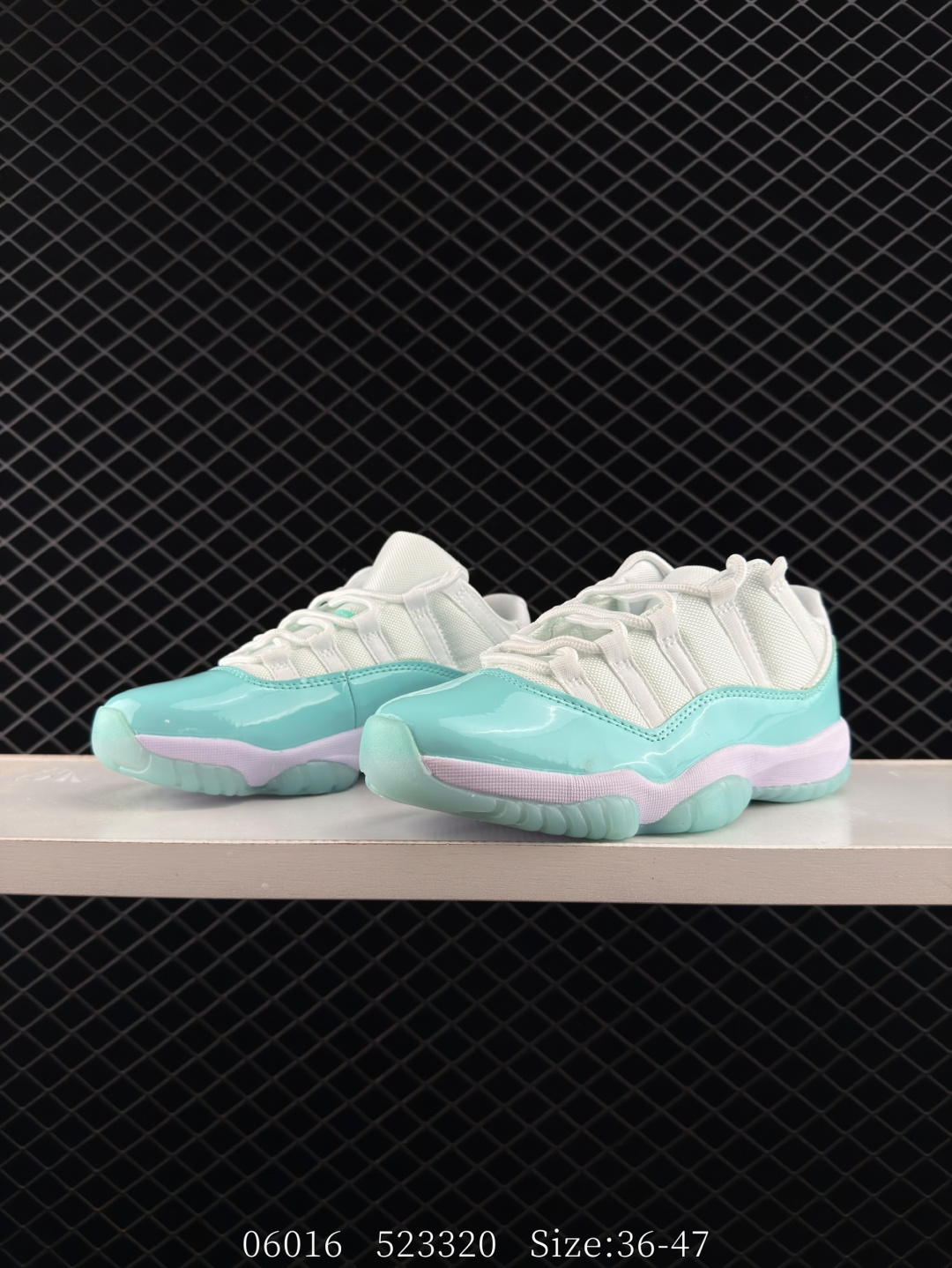 Nike Air Jordan 11 Retro Low